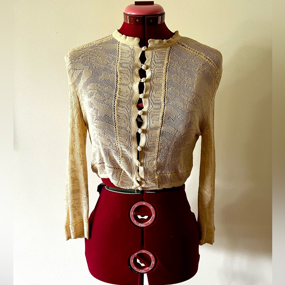 GORGEOUS CROCHET/LACE CARDIGAN